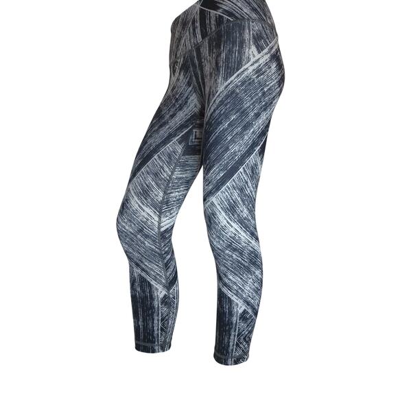 Lululemon Wunder Under Crop II Full-On Luon Heat Wave Size 4 - Picture 4 of 8